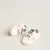 Baby Old School avec étoile en cuir rose et languette arrière en cuir argenté Baby Old School avec étoile en cuir rose et languette arrière en cuir argenté
