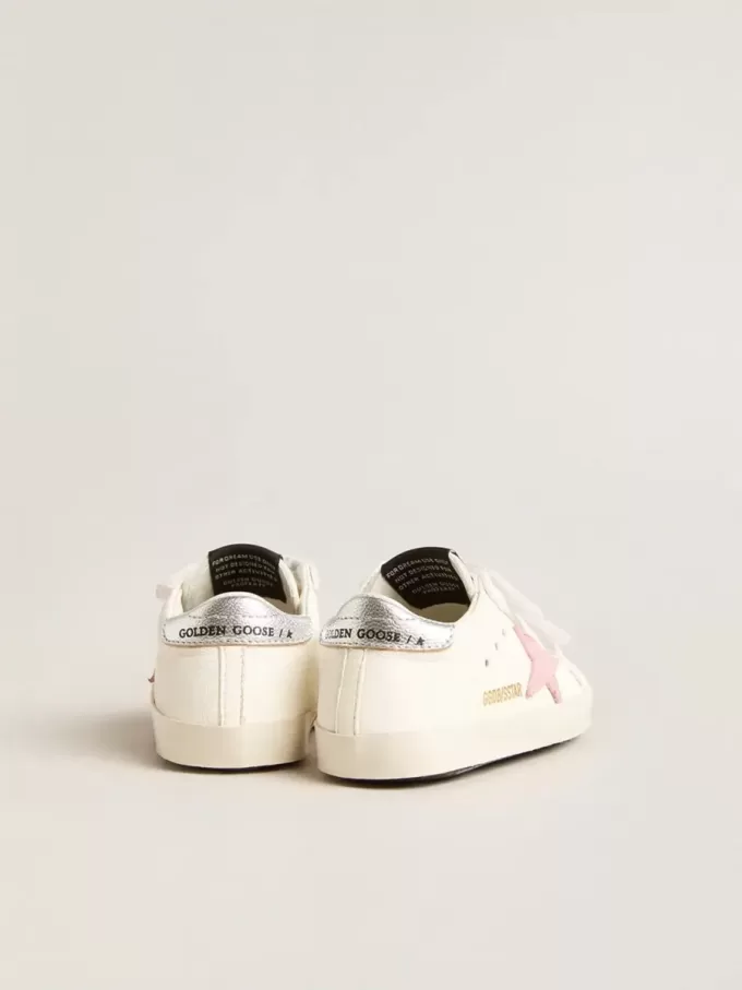 Baby Old School avec étoile en cuir rose et languette arrière en cuir argenté Baby Old School avec étoile en cuir rose et languette arrière en cuir argenté