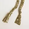 Charm en tissu tressé gris tourterelle avec chaîne en laiton Charm en tissu tressé gris tourterelle avec chaîne en laiton