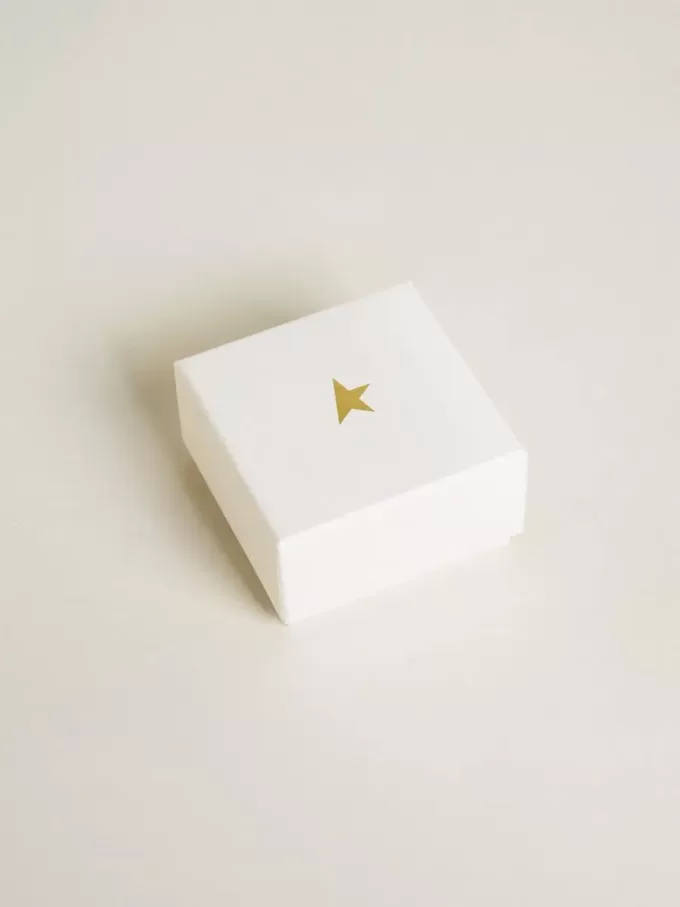 Charm lettre H en laiton doré avec cristaux Charm lettre H en laiton doré avec cristaux