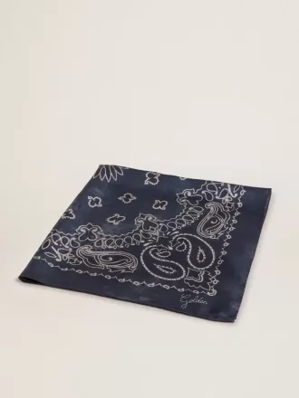 Écharpe Golden Collection bleu denim à motif cachemire