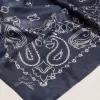 Écharpe Golden Collection bleu denim à motif cachemire Écharpe Golden Collection bleu denim à motif cachemire
