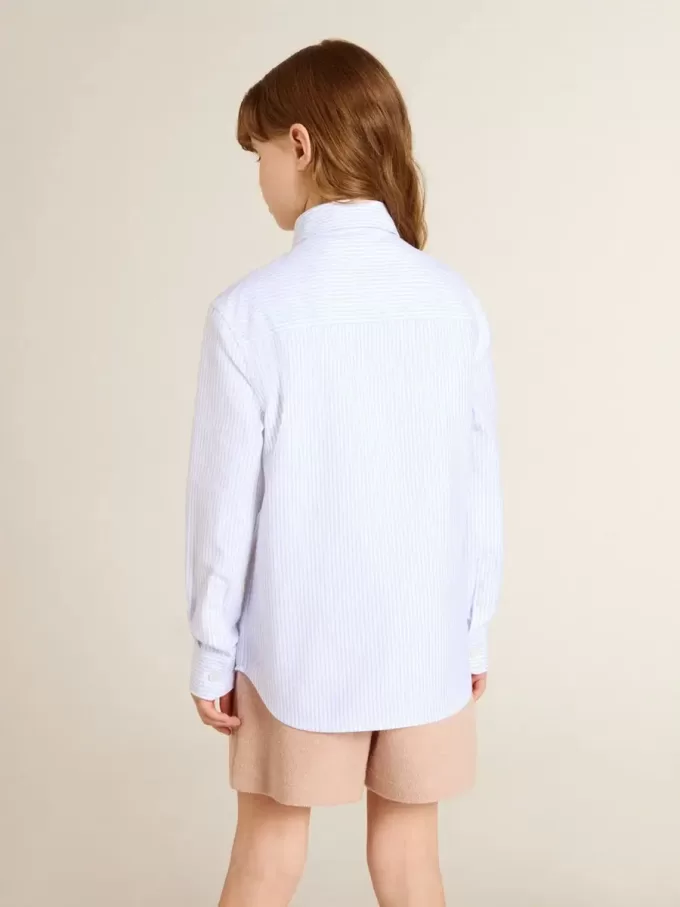 Chemise rayée pour fille avec lettrage brodé sur la poche Chemise rayée pour fille avec lettrage brodé sur la poche