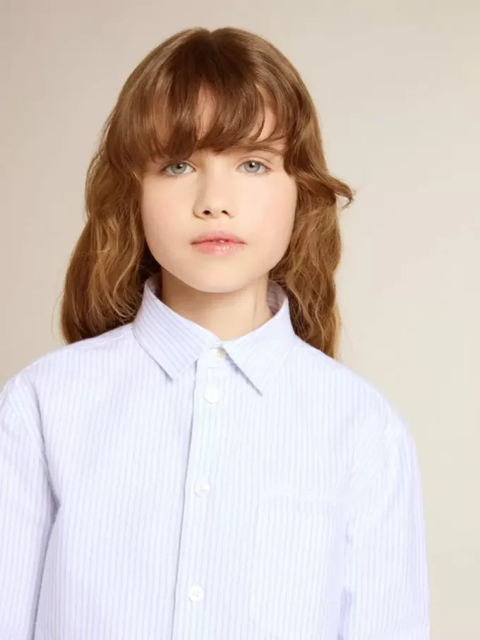 Chemise rayée pour fille avec lettrage brodé sur la poche Chemise rayée pour fille avec lettrage brodé sur la poche