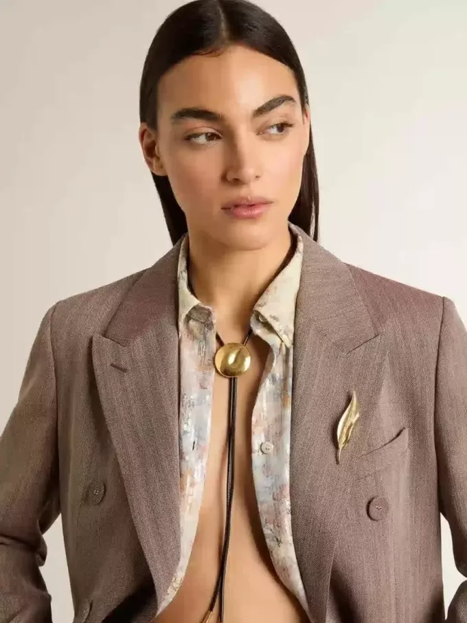 Collier bolo tie Jewelmates en cuir noir avec détails métalliques dorés à l&rsquo;ancienne