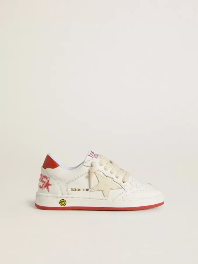 Junior Ball Star en cuir avec étoile couleur crème et languette en cuir rouge au talon