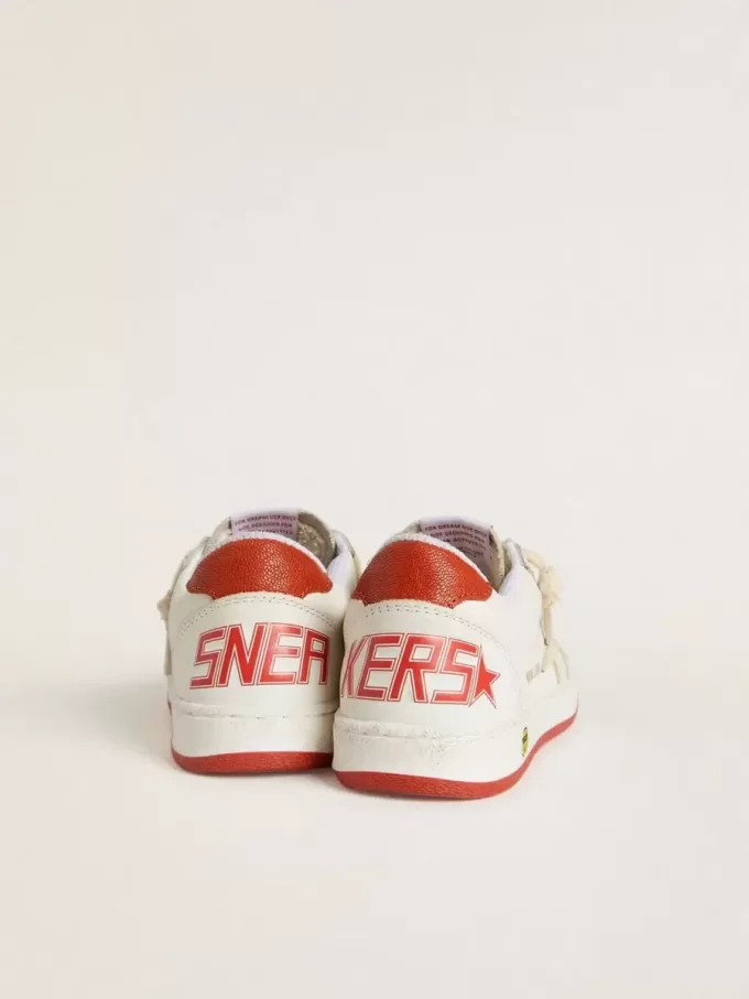 Junior Ball Star en cuir avec étoile couleur crème et languette en cuir rouge au talon