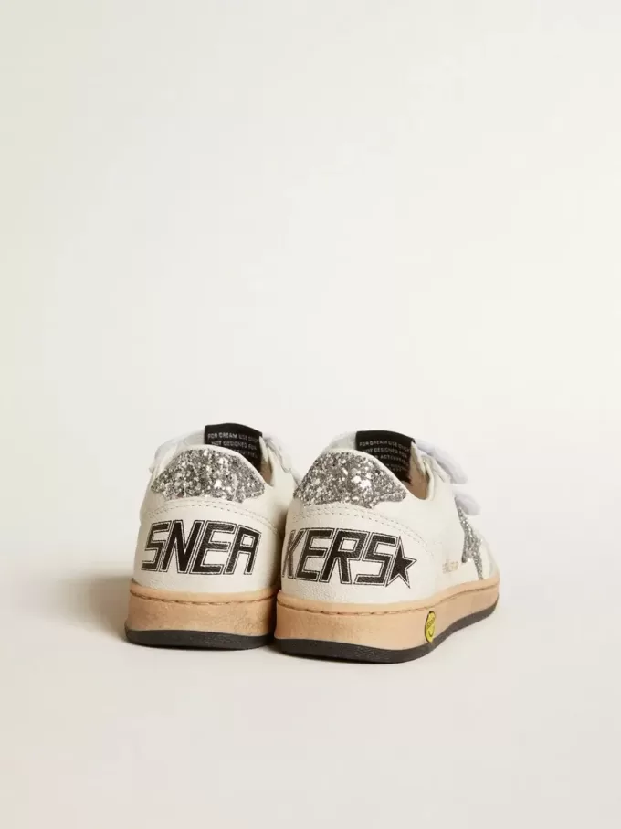 Junior Ball Star en cuir nappa avec étoile argentée scintillante et languette au talon
