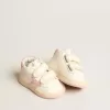 Junior June en cuir nappa avec étoile en daim vieux rose et languette au talon