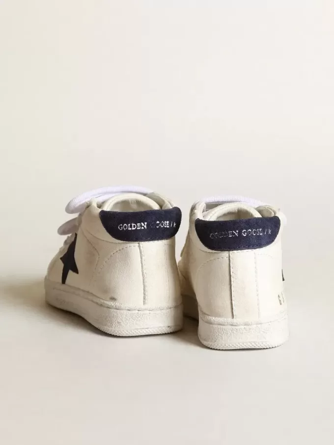 Junior June en cuir nappa avec étoile et languette au talon en daim bleu foncé