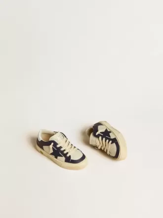 Junior May en cuir blanc et bleu avec étoile et languette au talon en cuir