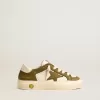 May Young en cuir blanc et vert militaire