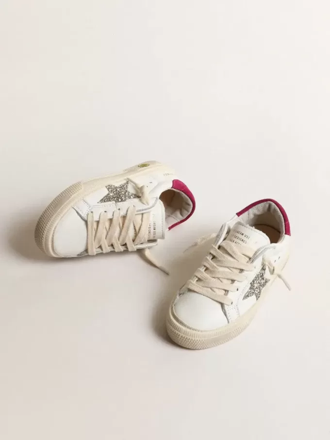 May Young en cuir nappa avec étoile pailletée platine et languette magenta au talon