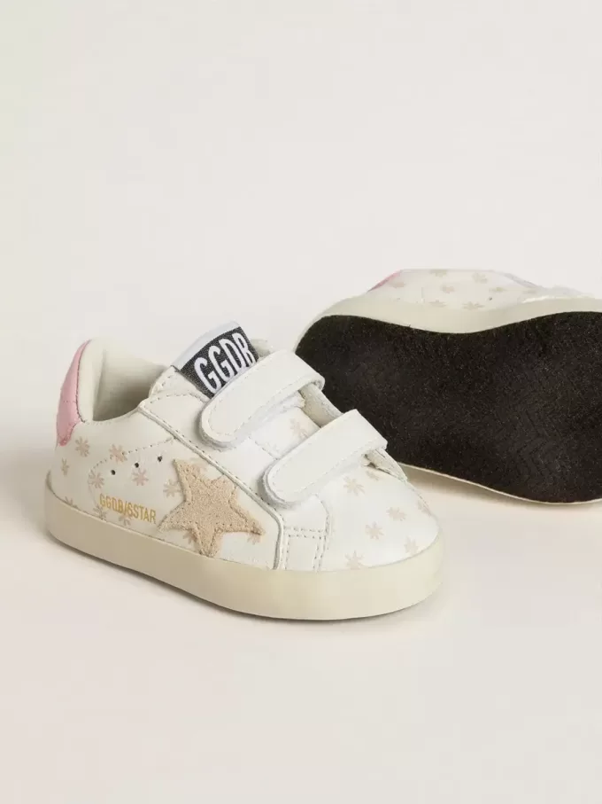Modèle Baby School en cuir nappa avec motif floral rose et étoile en daim beige Modèle Baby School en cuir nappa avec motif floral rose et étoile en daim beige