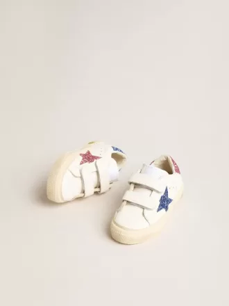 Modèle Junior May School en cuir avec étoile pailletée et languette au talon