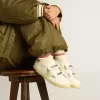 Modèle Junior Old School en cuir avec étoile en daim gris et languette talon en cuir vieil rose