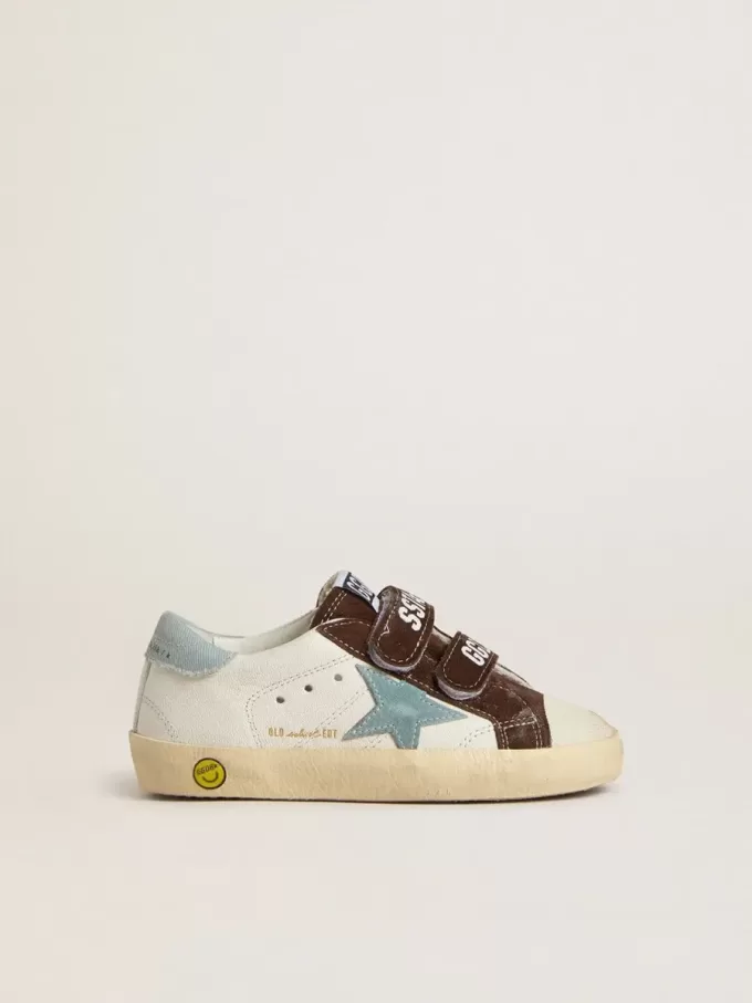 Modèle Junior Old School en cuir nappa avec étoile en daim bleu clair et empiècements en daim marron Modèle Junior Old School en cuir nappa avec étoile en daim bleu clair et empiècements en daim marron