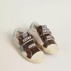Modèle Junior Old School en cuir nappa avec étoile en daim bleu clair et empiècements en daim marron Modèle Junior Old School en cuir nappa avec étoile en daim bleu clair et empiècements en daim marron