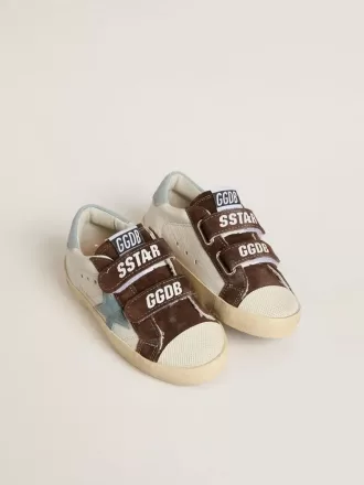 Modèle Junior Old School en cuir nappa avec étoile en daim bleu clair et empiècements en daim marron