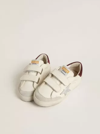 Modèle Old School pour adolescent avec étoile en cuir métallisé argenté et languette en daim violet au talon