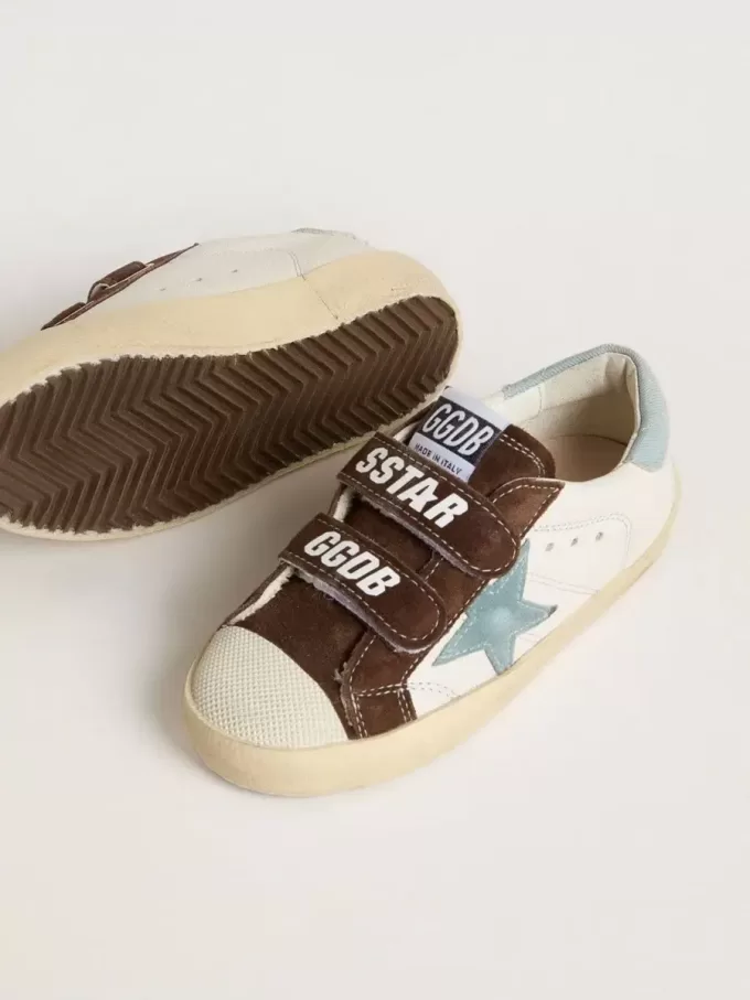 Modèle Teen Old School en cuir nappa avec étoile en daim bleu clair et empiècements en daim marron