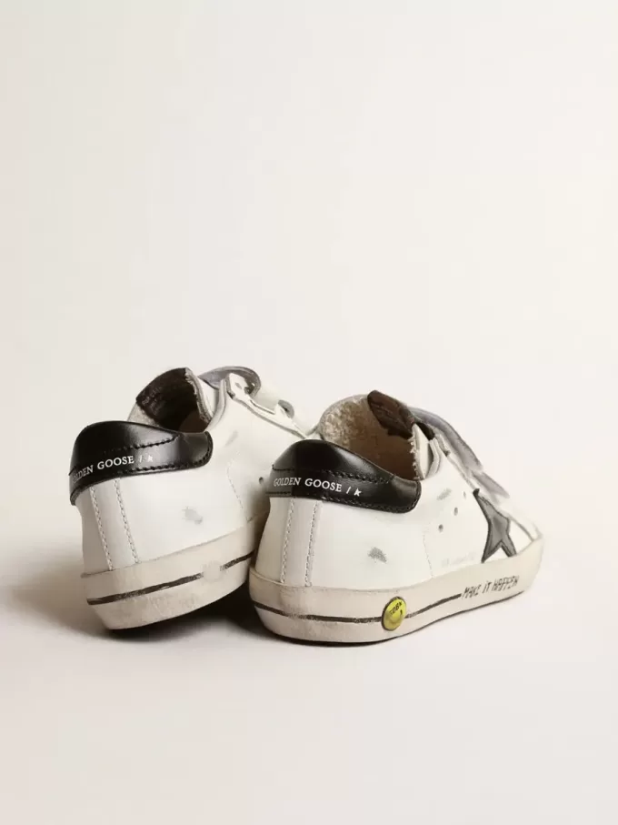 Old School Young avec étoile en cuir métallisé et languette noire au talon