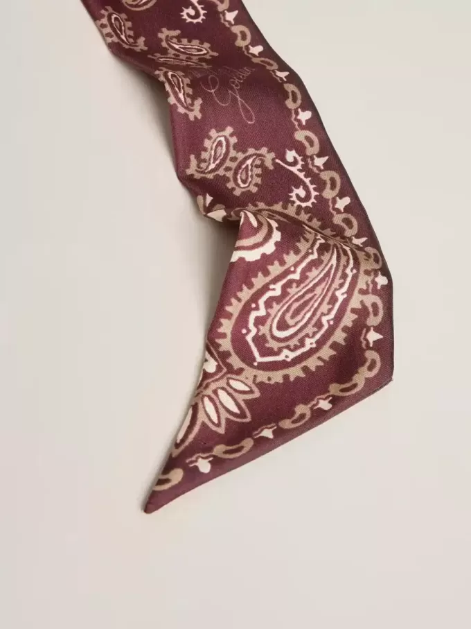 Ruban en twill de soie bordeaux à motif cachemire Ruban en twill de soie bordeaux à motif cachemire