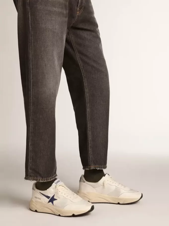 Running Sole en cuir blanc et mesh avec étoile en cuir laminé bleu