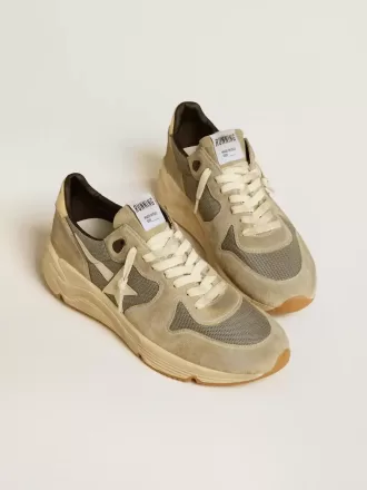 Running Sole en daim gris avec étoile blanche et languette blanche au talon