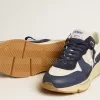 Running Sole en maille crème et cuir bleu avec une étoile en cuir blanc
