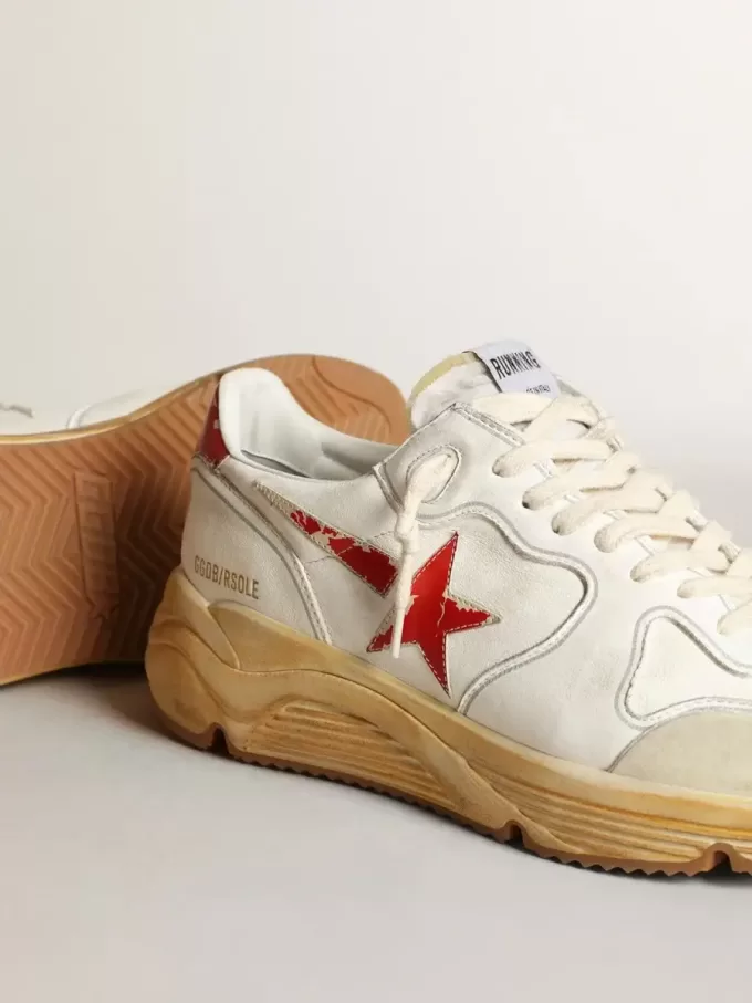Running Sole pour homme avec étoile en cuir et languette au talon avec imprimé rouge