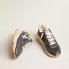 Running Sole pour homme en cuir nappa bleu foncé et nylon noir avec une étoile argentée Running Sole pour homme en cuir nappa bleu foncé et nylon noir avec une étoile argentée