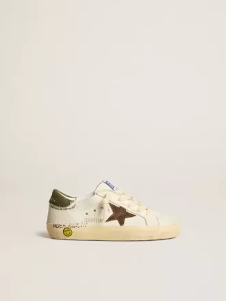 Super-Star Junior en cuir nappa avec étoile en daim et languette verte au talon Super-Star Junior en cuir nappa avec étoile en daim et languette verte au talon