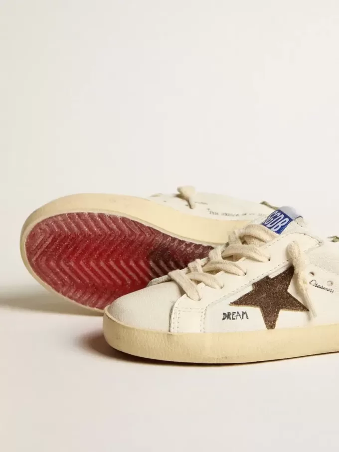 Super-Star Junior en cuir nappa avec étoile en daim et languette verte au talon