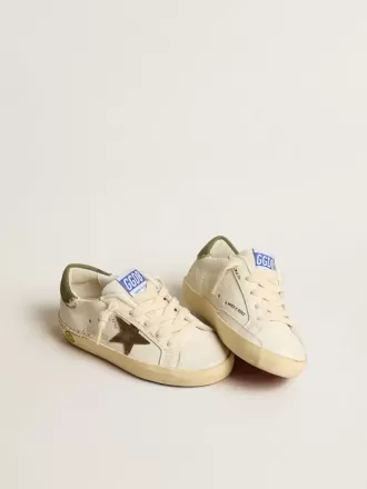 Super-Star Young en cuir nappa avec étoile en daim et languette verte au talon