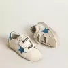 Young Old School en cuir avec étoile bleu clair et languette au talon