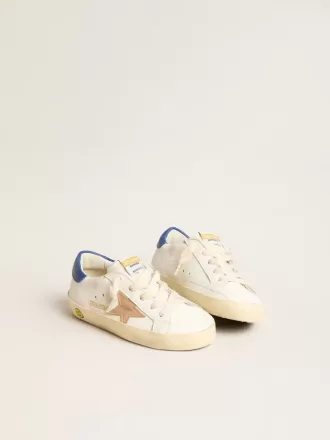 Young Super-Star en cuir nappa avec étoile beige et languette bleue au talon